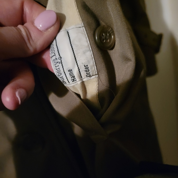 Great condition Burberry trench coat with removable liner - Picture 10 of 15